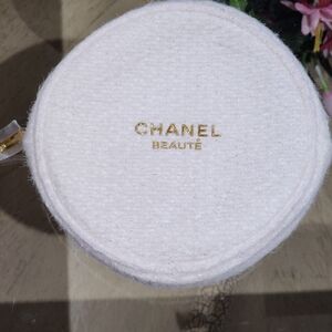 CHANEL Beauté GWP 2024 Holiday Gift Set Round Pouch Makeup Case Bag Gold Zip